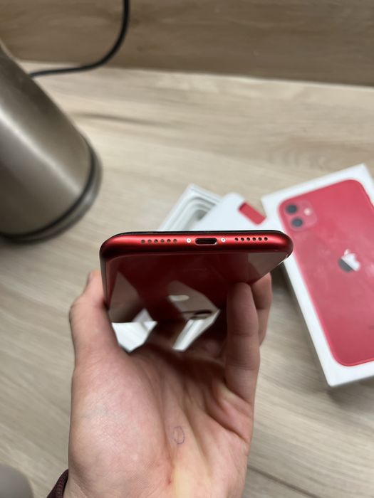 iPhone 11 128гигабайт Product Red