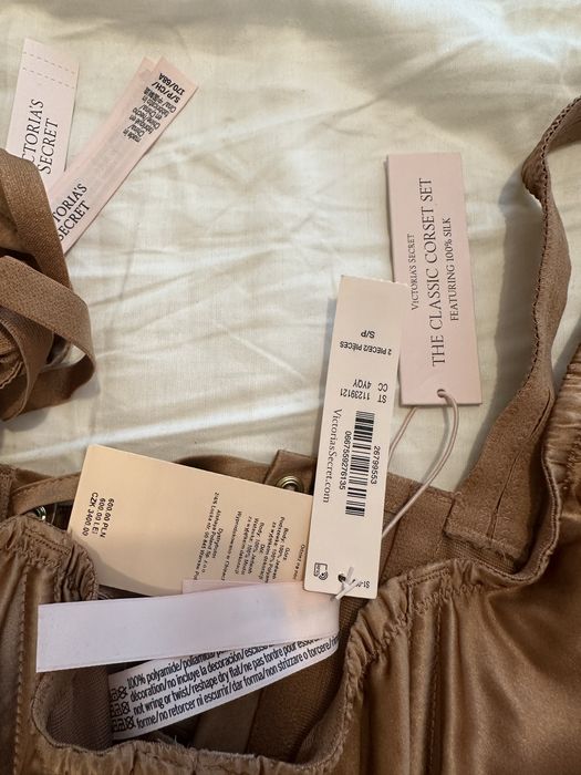 Set corset & tanga matase Victoria’s Secret