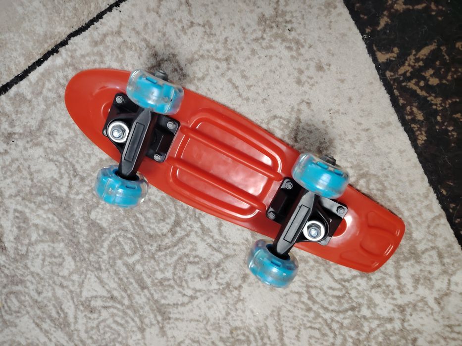 Skateboard cu leduri