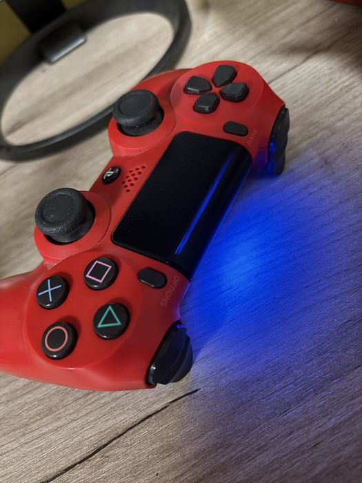 Продавам PlayStation 4