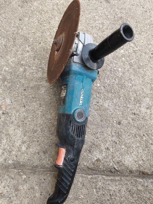 Vând Flex Makita