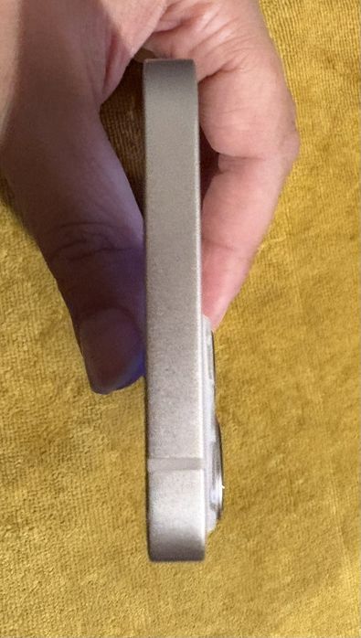 Продавам Iphone 13 128 GB