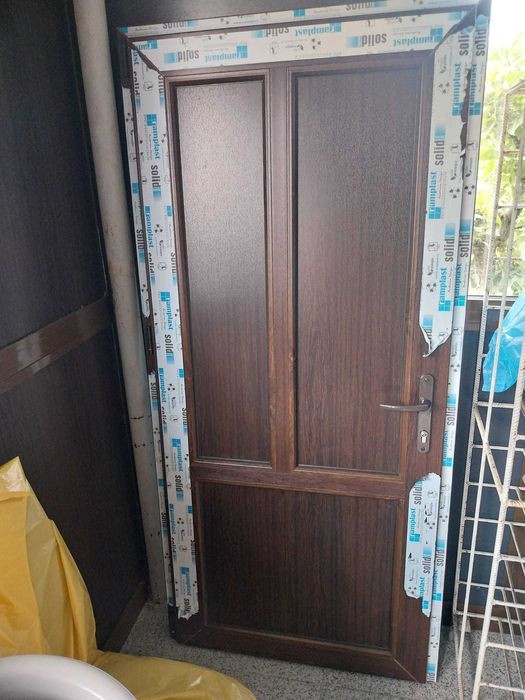Usi termopan tamplarie aluminiu și pvc