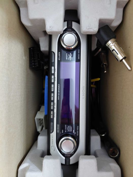 Sony CDX-M7850 - car - radio / CD / MP3 player