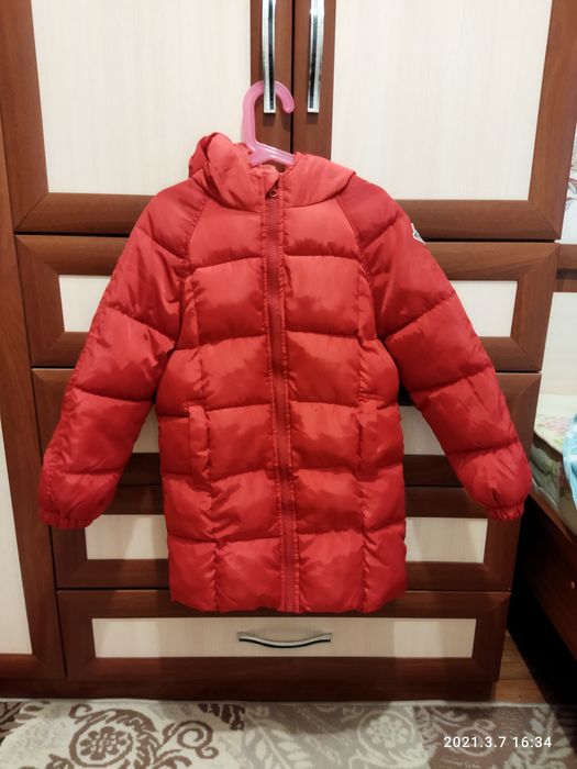 Продам курточку на девочку