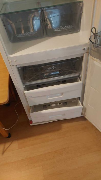 Хладилник с фризер " Snaige "