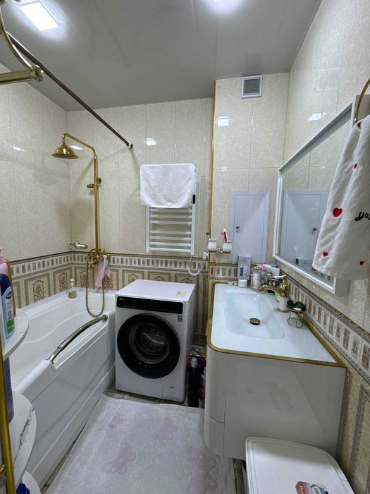 Срочно 3 хонали квартира сотилади