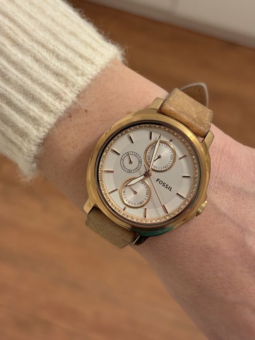Ceas Fossil dama original . Curea din piele . Stare foarte buna