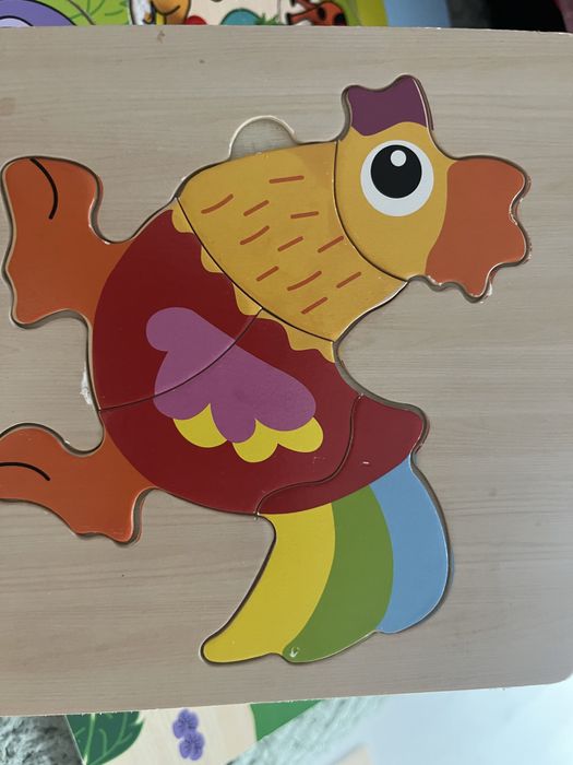 Puzzle din lemn cu animalute si fructe