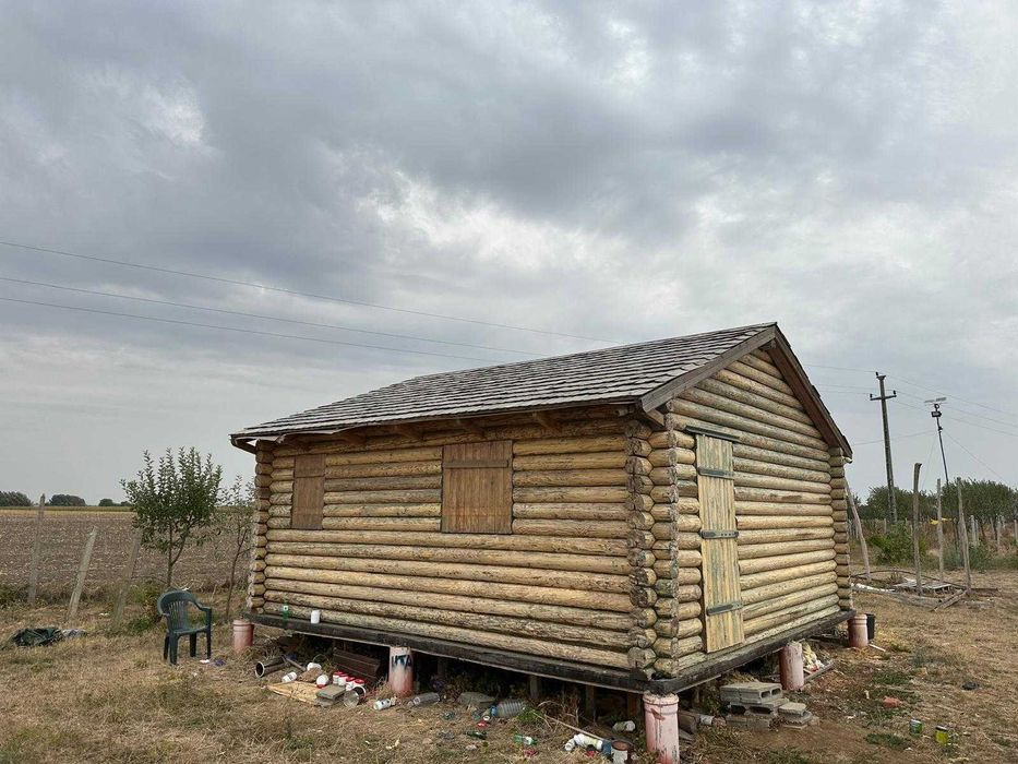 cabană vănd sau schimb cu auto la 15000 euro lemn rotund,busteni ,