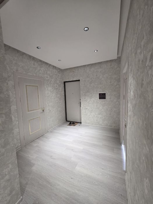 Choshtepa Metro yonida uy sotiladi 65m2