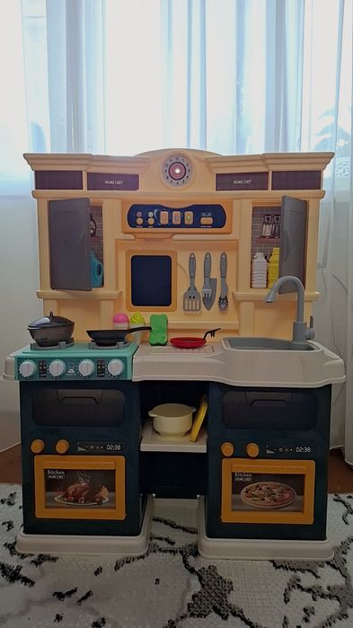 Продаётся детская игровая кухня.
Продаётся большая детская игровая ку