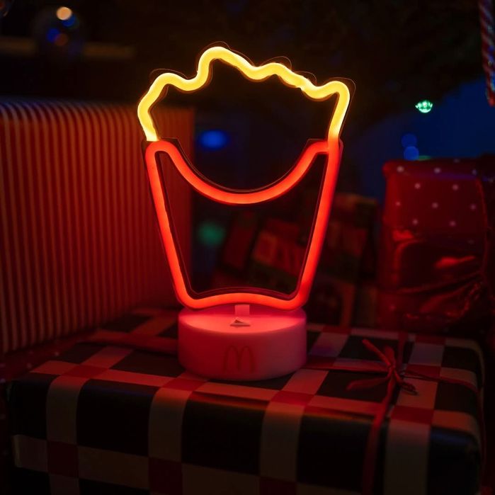 Lampa led cadou Mc Donalds Craciun 2025