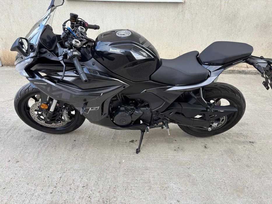 Moto Benelli Tornado 550 2025