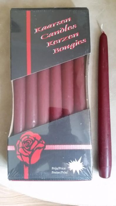 Свечи восковые 12 штук в пачке