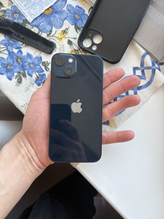 Продам айфон 13