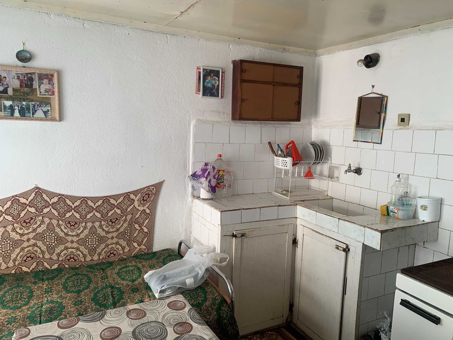 ДВУЕТАЖНА КЪЩА с двор с. Марино поле