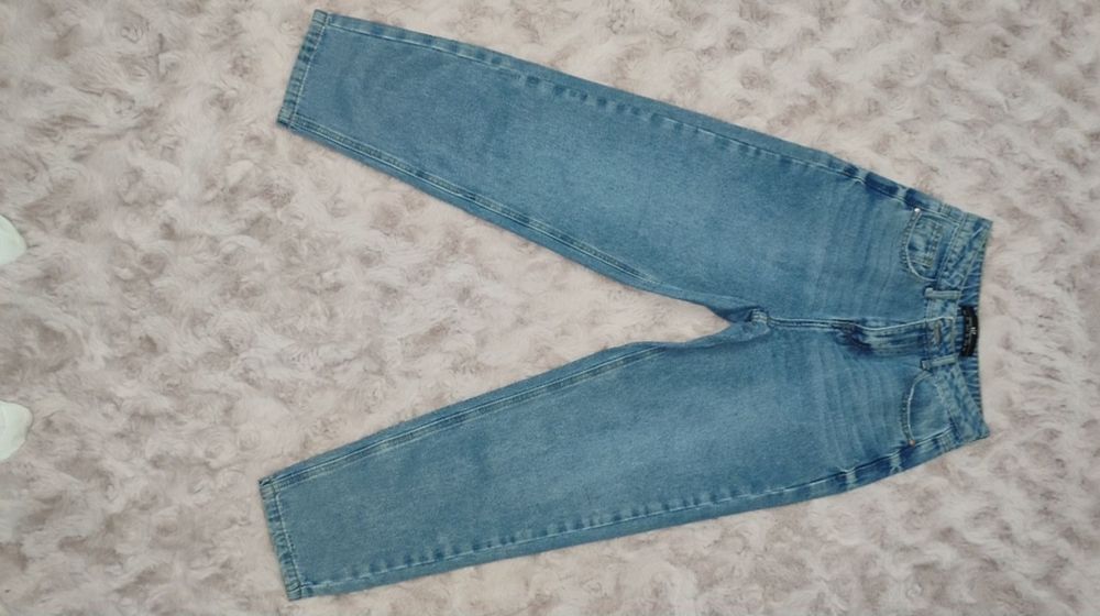 Продаются джинсы