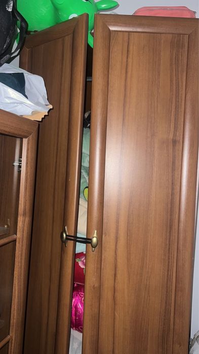 Шкаф, камод почьти новая