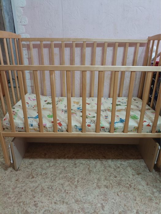 Детская кроватка