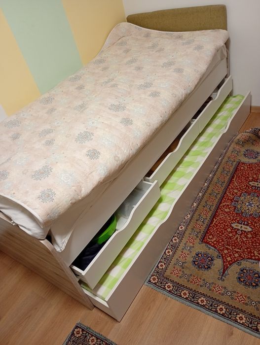 Запазено легло тип сандвич малко ползвано в много добро състояние