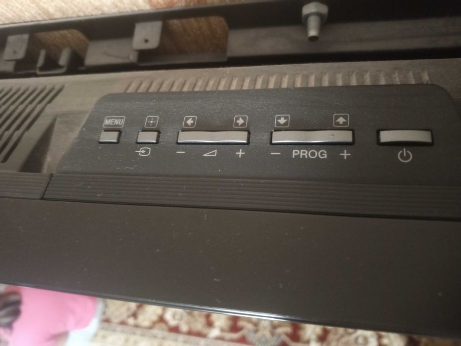 Телевизор Sony оригинал на запчасти.