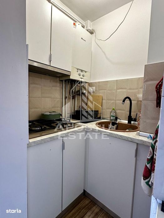 Apartament cu 4 camere de vânzare , renovat, decomandat,Gheorghe Lazar