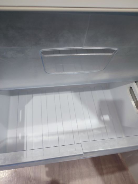 Холодильник indesit