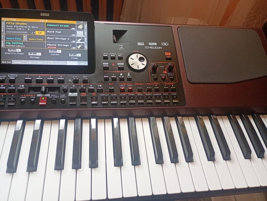 Vând korg pa1000