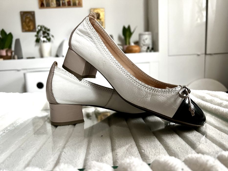 Pantofi din piele naturală de la Hispanitas