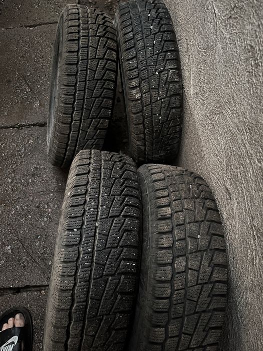 Шины зимние Cordiant 175/70R13 лепучка.