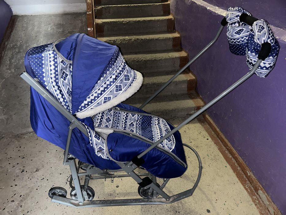 Продам санки коляску