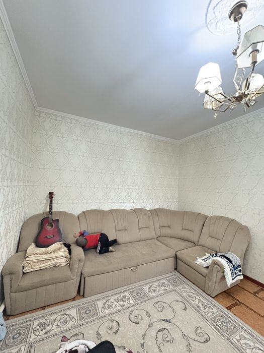 Жаксы куйде Диван сатылады.