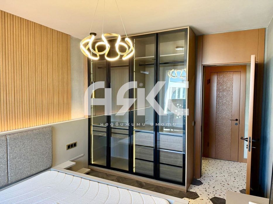 Двустаен обзаведен апартамент в кв. Кръстова вада