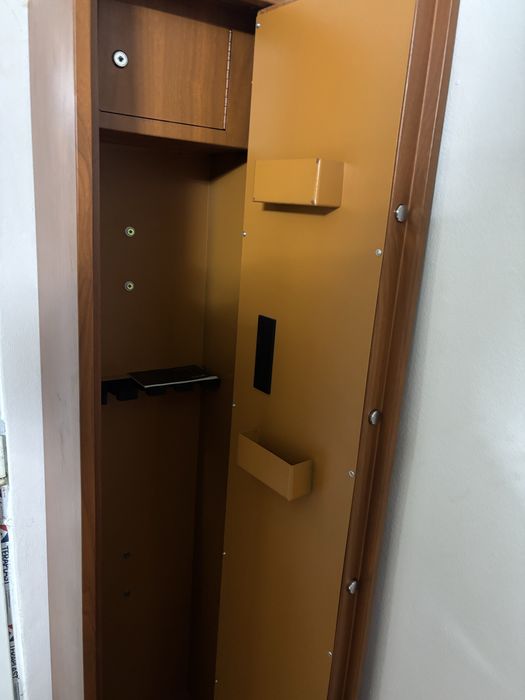 Vand rastel cu 5 compartimente aproape nou pret 1000 lei