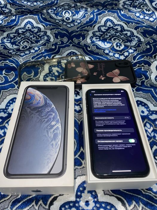 Iphone XR на черном свете 64 память