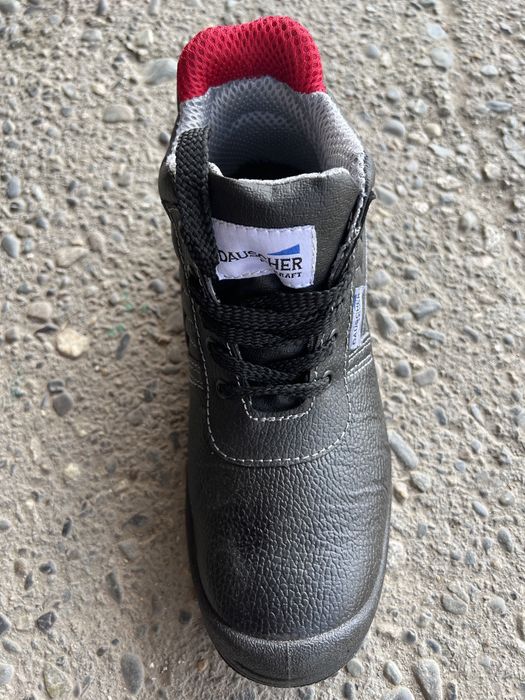 Продам рабочие сандалеты