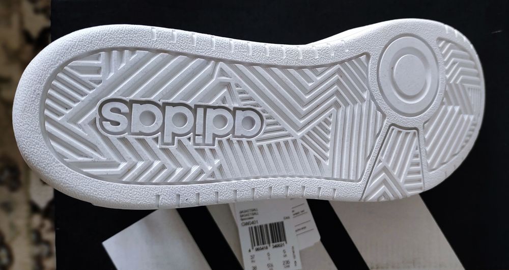 Продам новые кеды Adidas оригинал