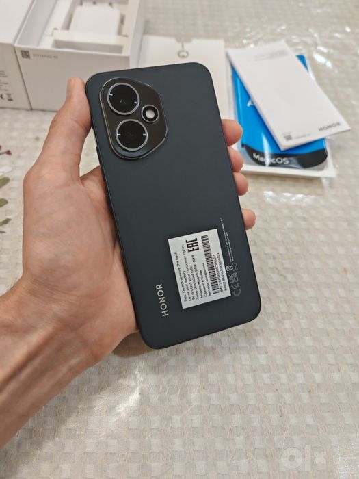 Honor 400 5G 8/256GB.