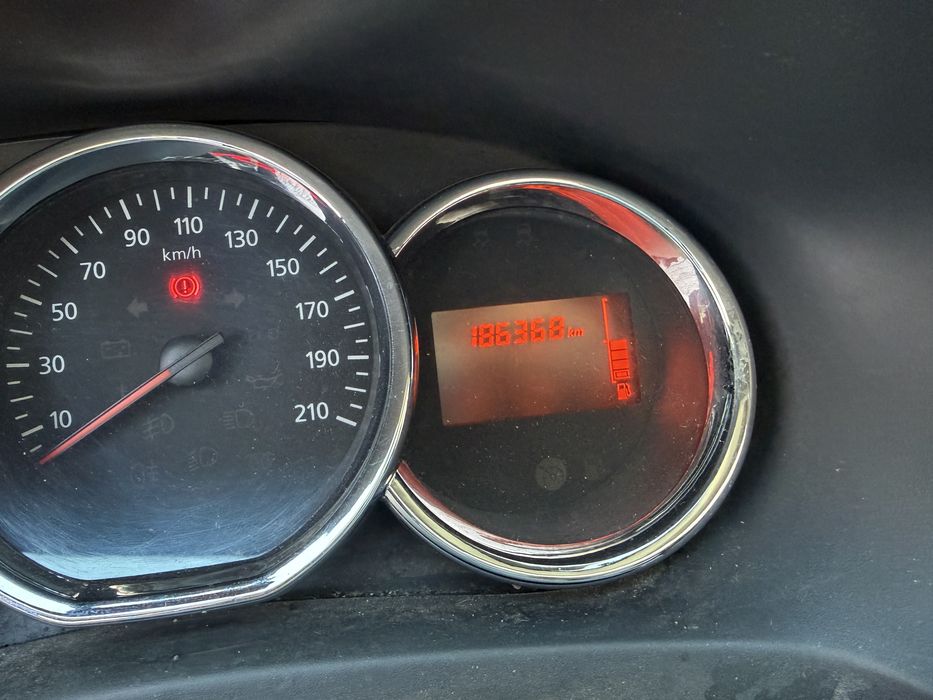 Vand Dacia Sandero 2013 toate actele la zii