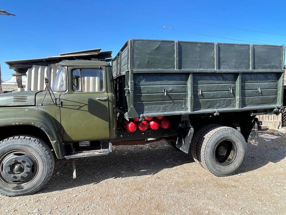 Zil Selxoz 130 Sotiladi