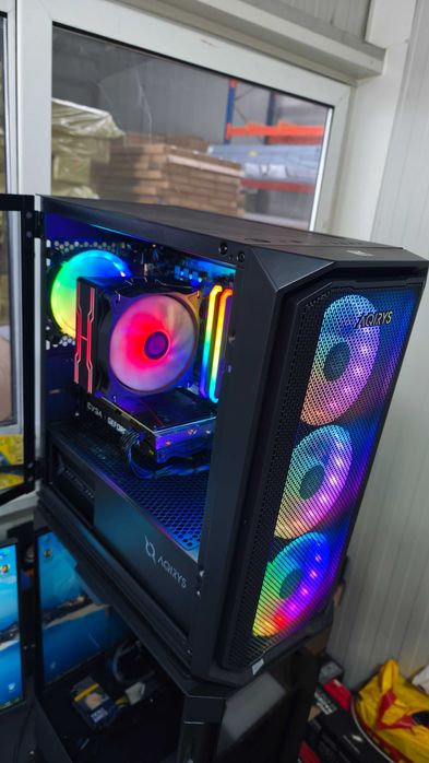 НОВ Геймърски компютър със 8/16-Ядрен Ryzen 7 / 12Gb Видеокарта