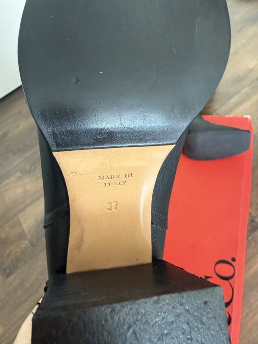 Продам сапоги Max Mara 37 размер кожа