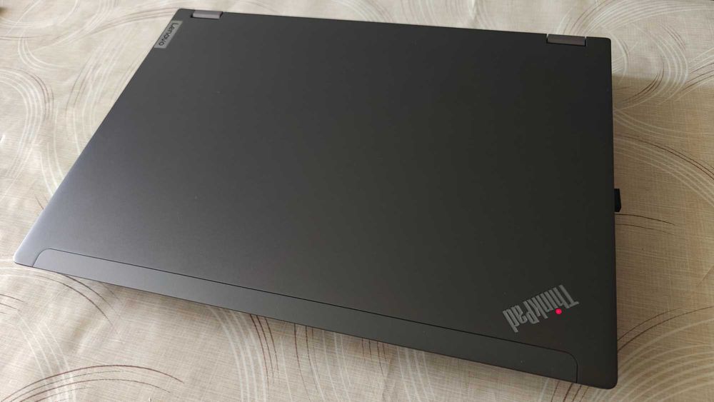 Laptop i7 64GB RTX Ada Workstation ThinkPad P16 Gen 2 1TB