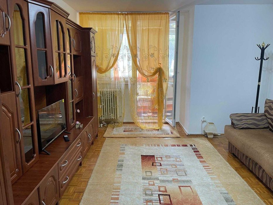 Inchiriez Garsoniera str Brasovului 260€