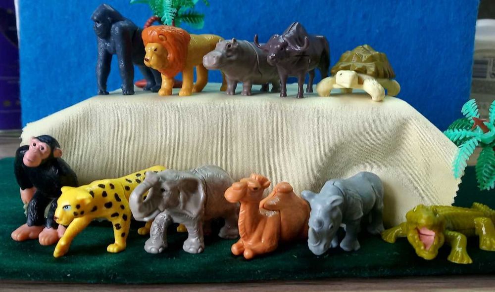 Киндер игрушки, серии 7 разных