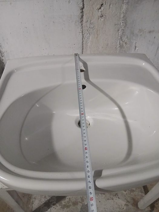 Vând  chiuveta în stare foarte buna