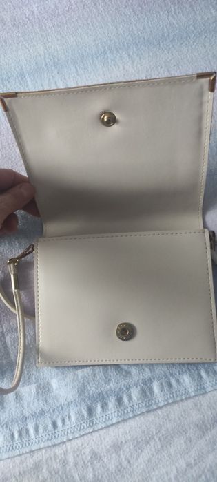 Gentuța piele cu bareta detașabilă, dimensiuni 16x13