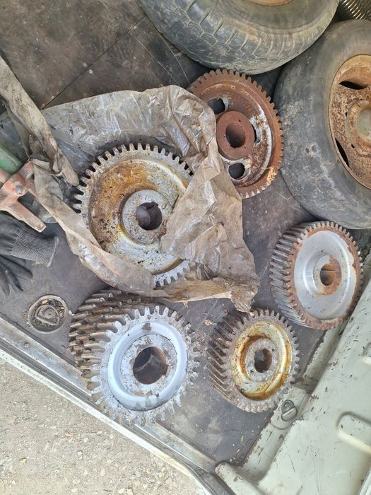 Roata roti dintata cu dantura înclinată pinion