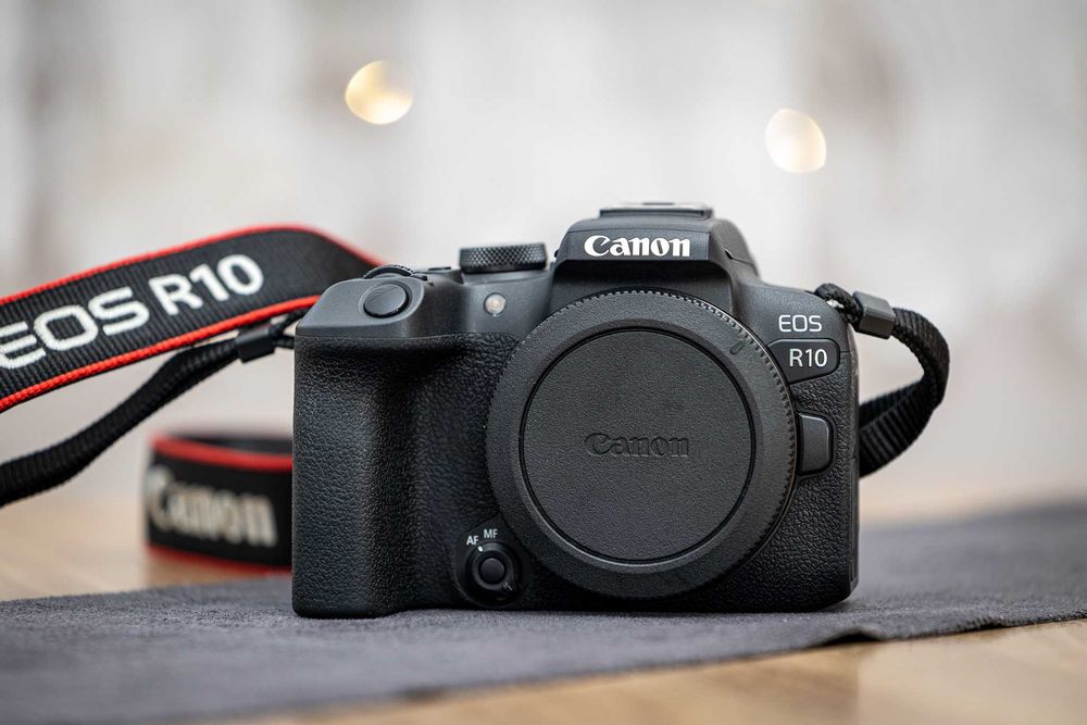Продавам Canon R10 - Тяло + 2 батерии